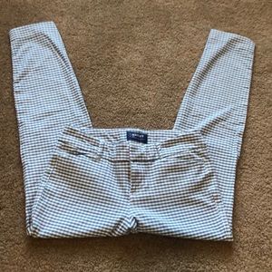 Old Navy Pixie Mid-Rise Capri Pants!